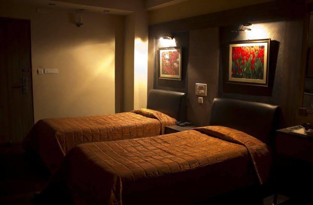Hotel Majestic Shillong Esterno foto
