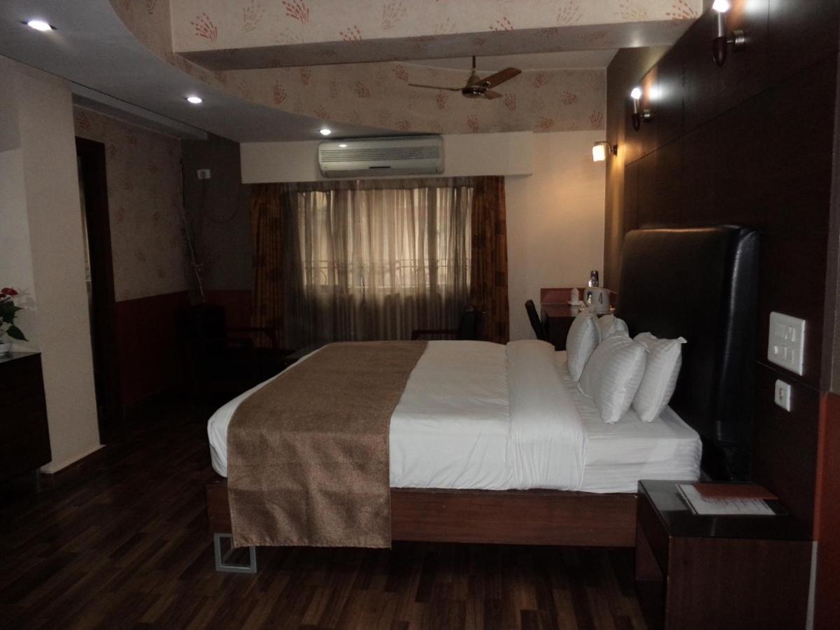 Hotel Majestic Shillong Esterno foto