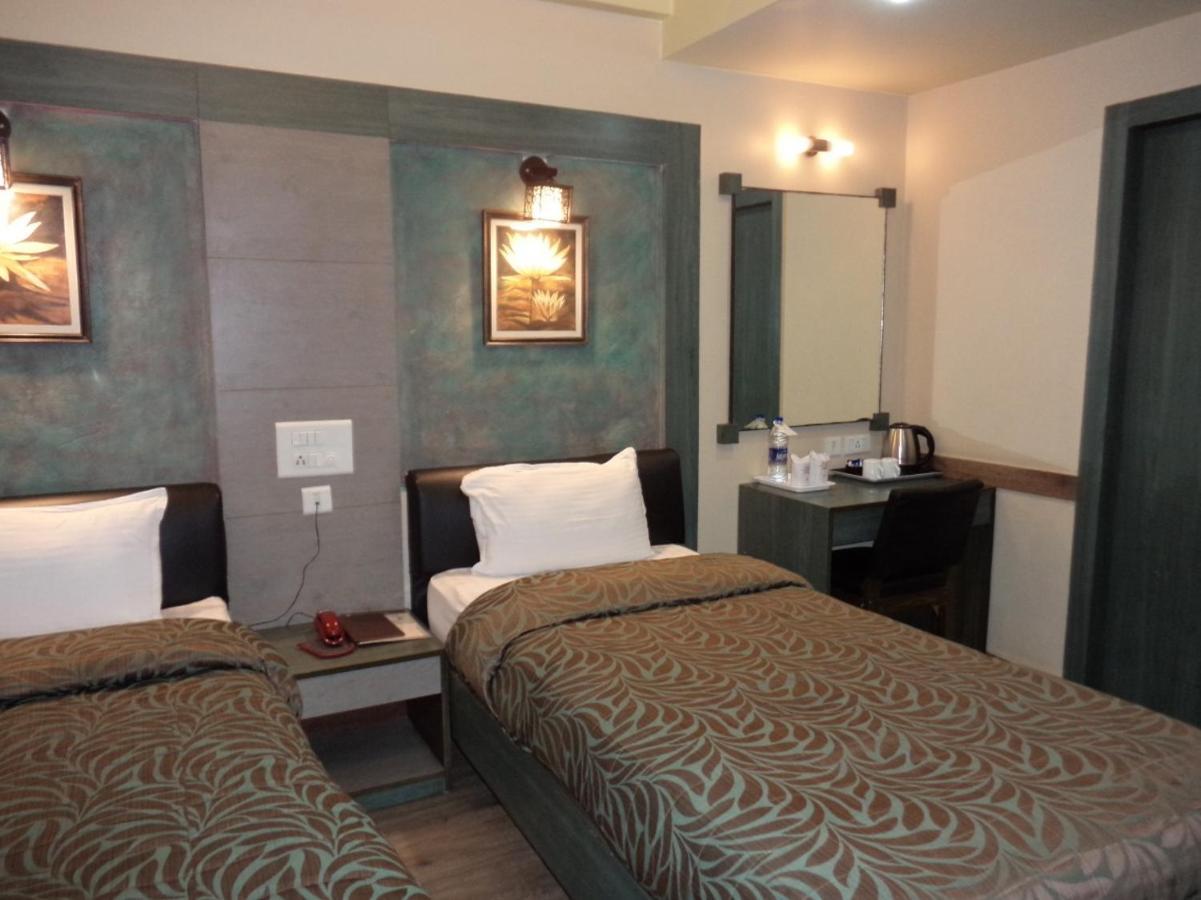 Hotel Majestic Shillong Esterno foto